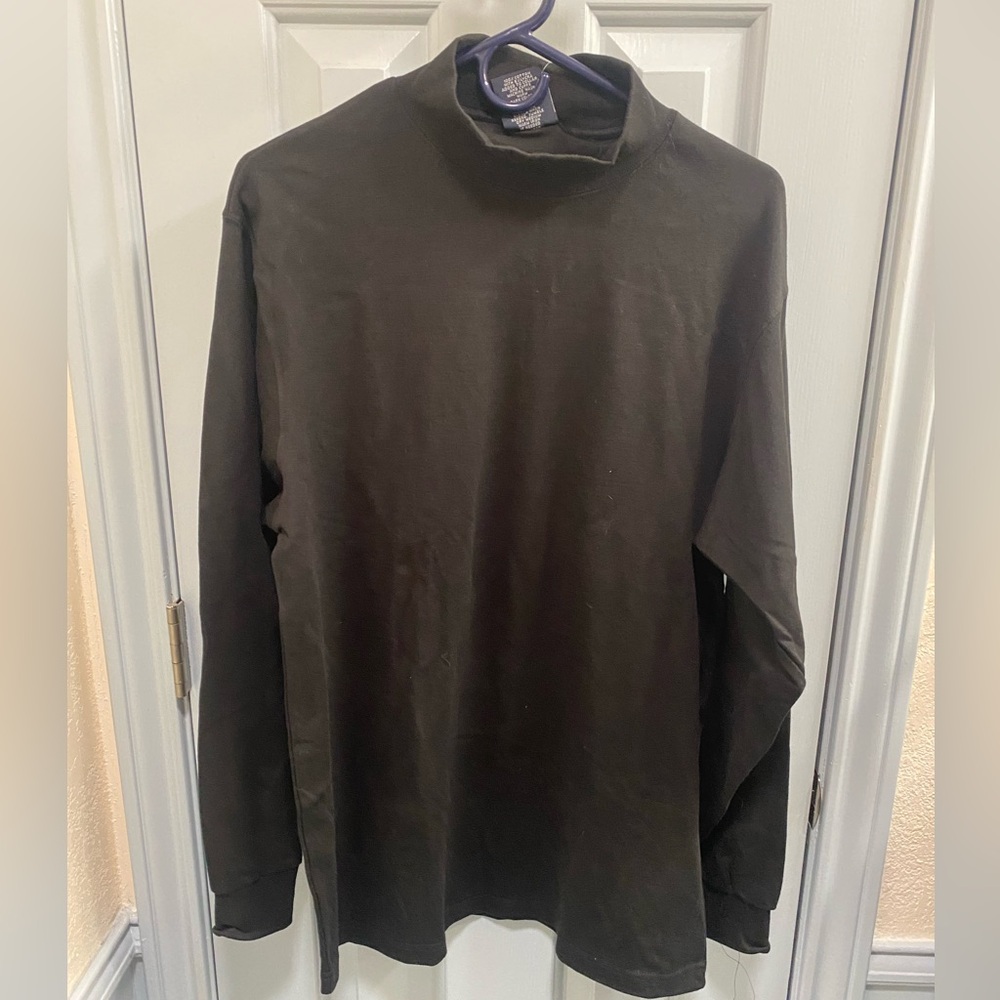 Roundtree and Yorke NWT Men’s Long sleeve Black Turtleneck Sz M. T3